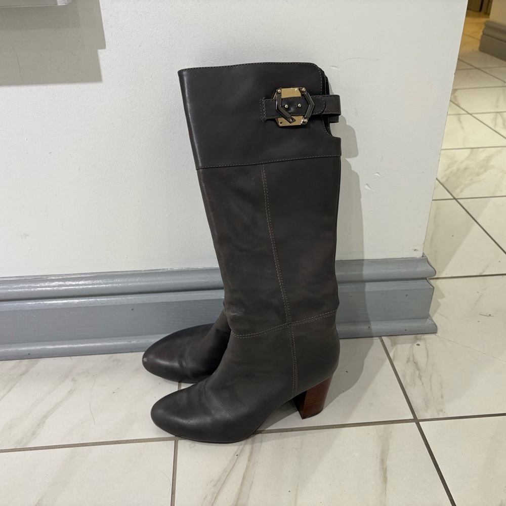 Elegant Black Leather Knee-High Boots